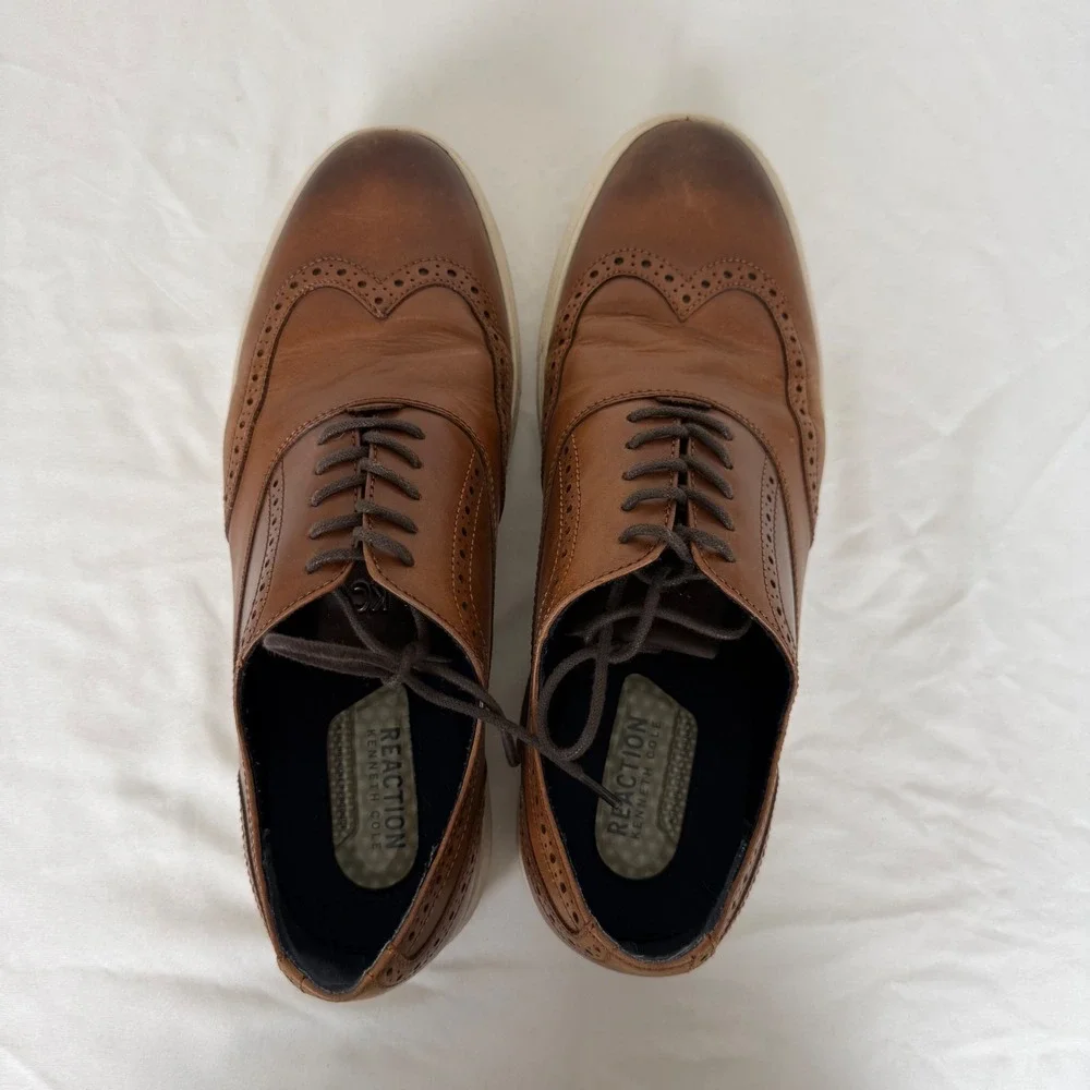 Kenneth Cole Reaction Reem Lace Up Brown Leather Wingtip Sneaker Mens 9.5 Cognac